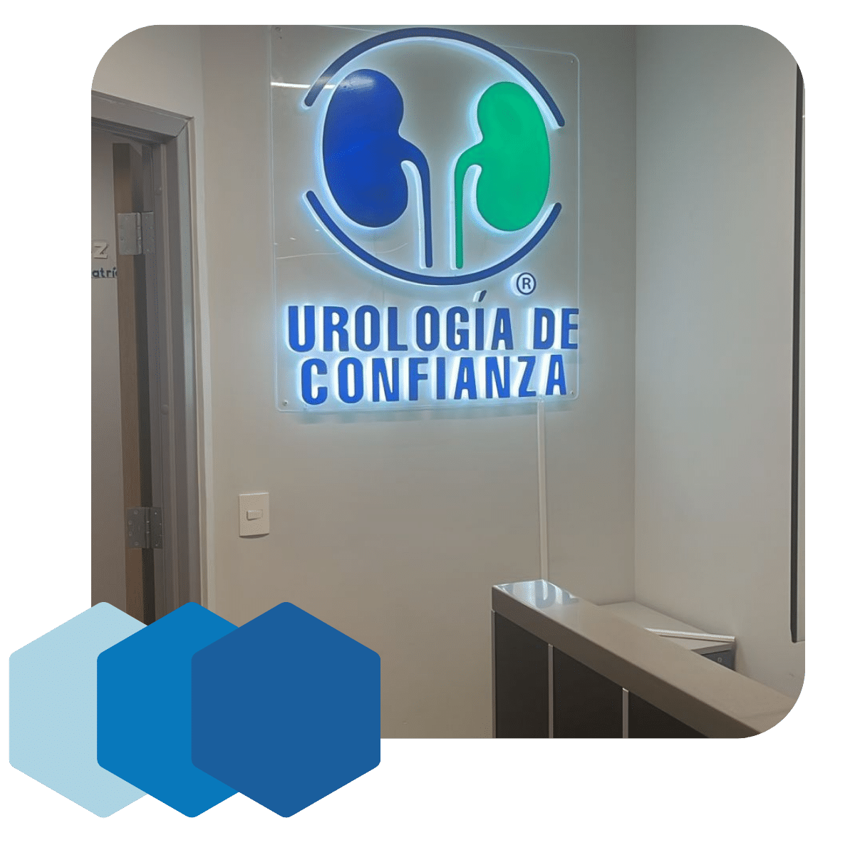 recpeción de clinica de ets en cdmx con el logo del consultorio